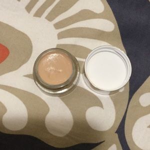 Glossier stretch concealer shade G11